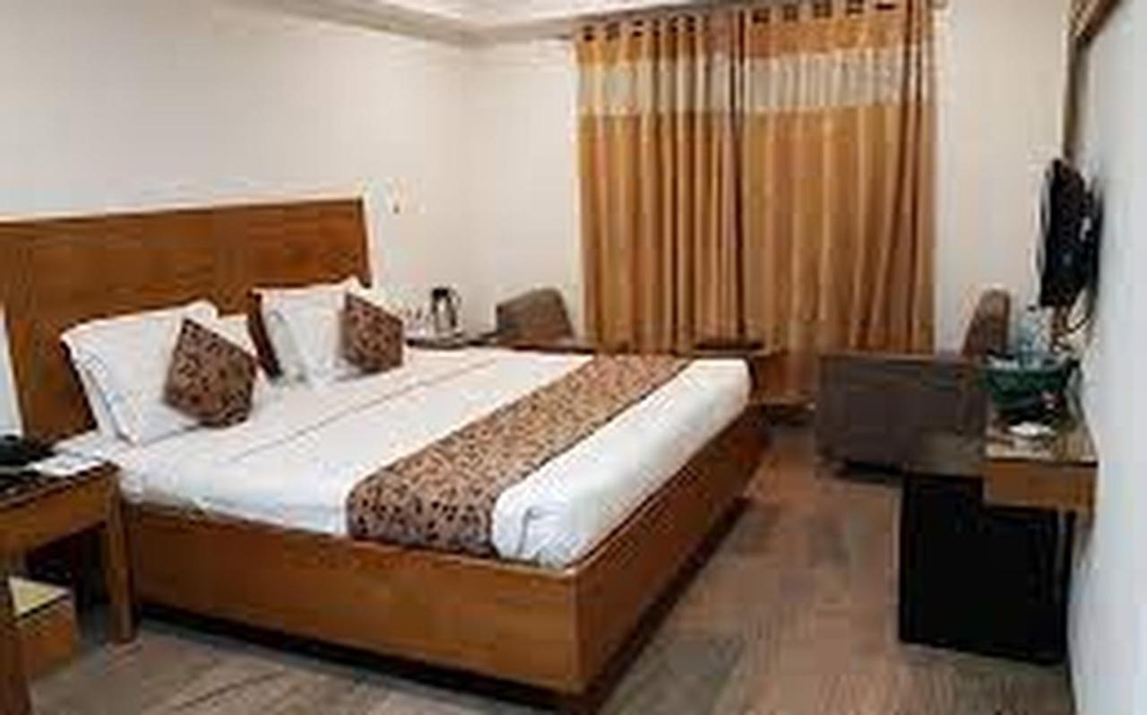 โรงแรมปัญจาบ พาเลซ Raipur  ภายนอก รูปภาพ