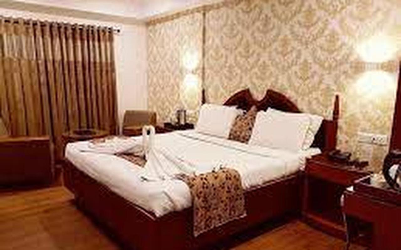 โรงแรมปัญจาบ พาเลซ Raipur  ภายนอก รูปภาพ
