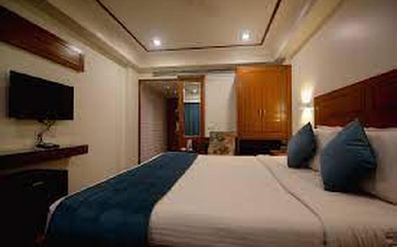 โรงแรมปัญจาบ พาเลซ Raipur  ภายนอก รูปภาพ