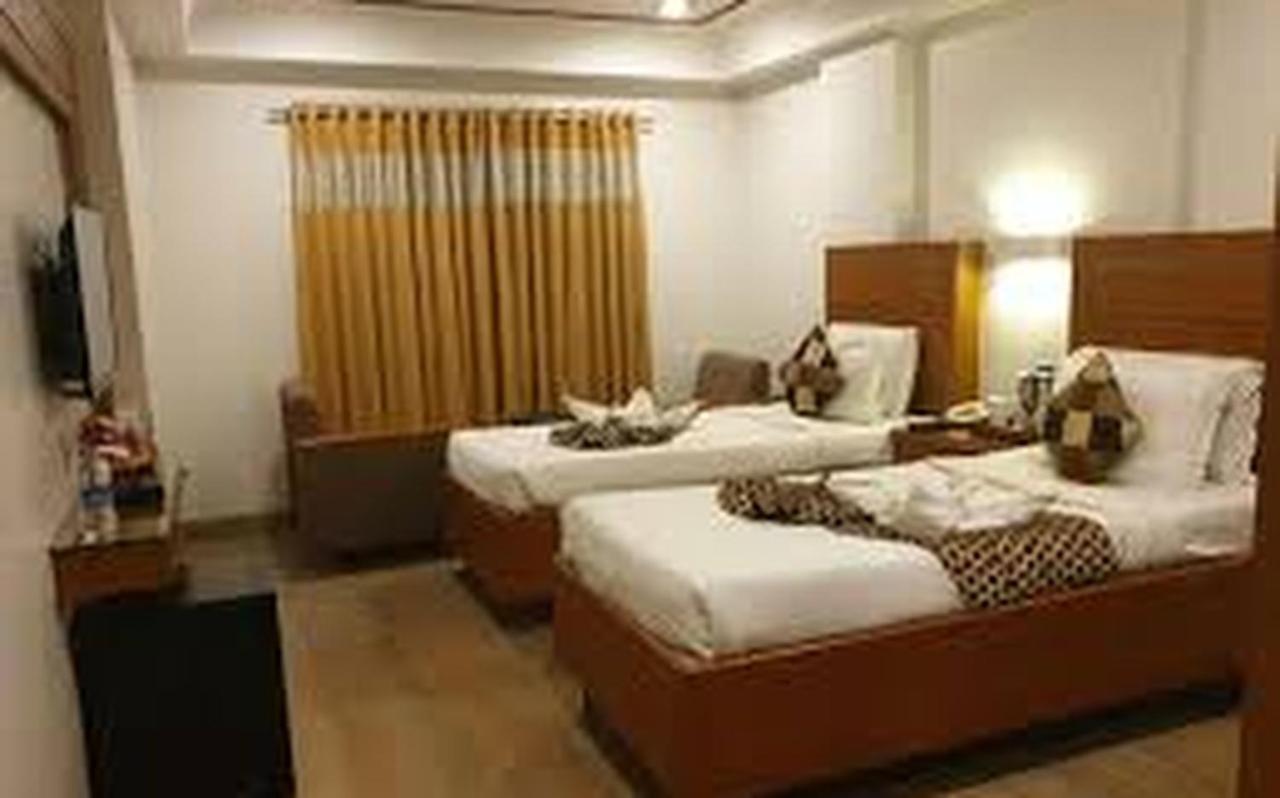 โรงแรมปัญจาบ พาเลซ Raipur  ภายนอก รูปภาพ