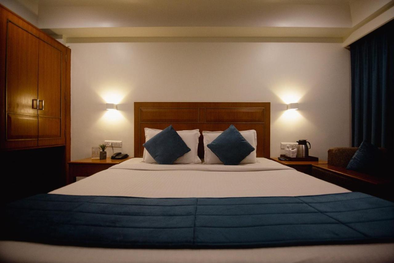 โรงแรมปัญจาบ พาเลซ Raipur  ภายนอก รูปภาพ